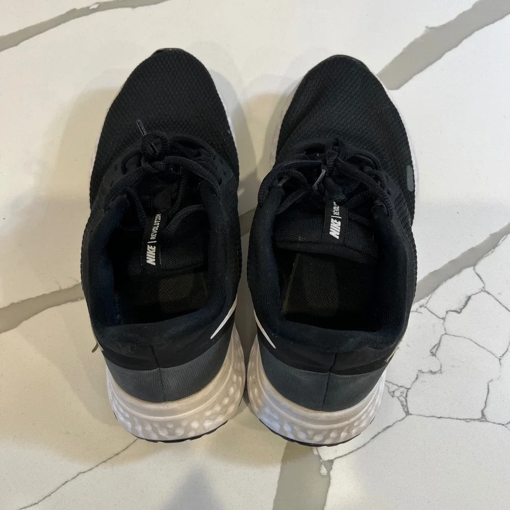Nike Revolution 5 Mens Running Shoes Black White BQ3207-002 Size 7.5